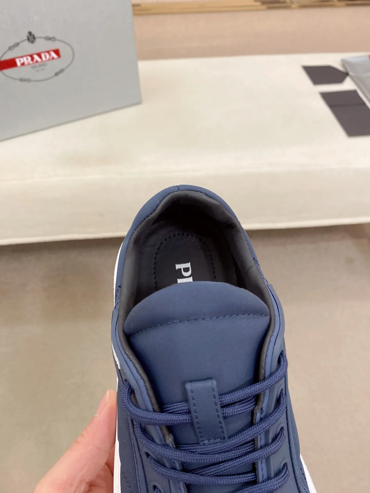 Factory price 580💰 ✔️✔️✔️High version High-quality new PRADA counters are on the market simultaneously, new men's shoes, 😘fabrics imported technological waterproof fabrics, made by pure handicrafts. Lining: Full cowhide lining. 👍🏿 High-end ☄️ air-cushion molded anti-slip rubber outsole, exquisite lines, simple and elegant, comfortable and high-end for leisure travel. Code number: 38 to 45